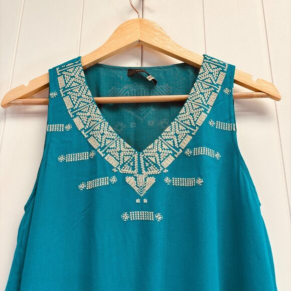 THML Sleeveless Blouse Women Size XS Teal Boho Embroidered Indie Beachy Vacation - Picture 2 of 7